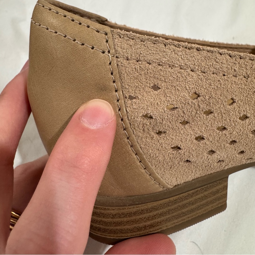 Clarks Juliet Hayes Perforated Suede Loafers Sand 6M - Picture 16 of 16